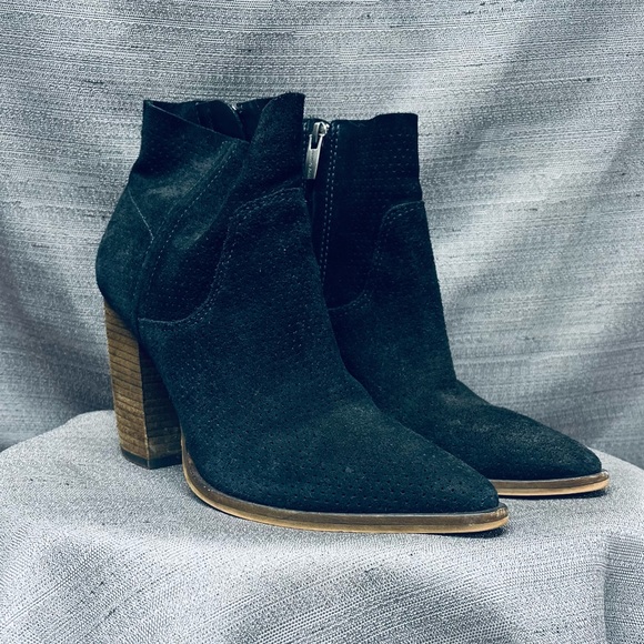 Vince Camuto Women’s Black Suede High Block Heeled Zip Ankle Booties Size 9 - Picture 1 of 7